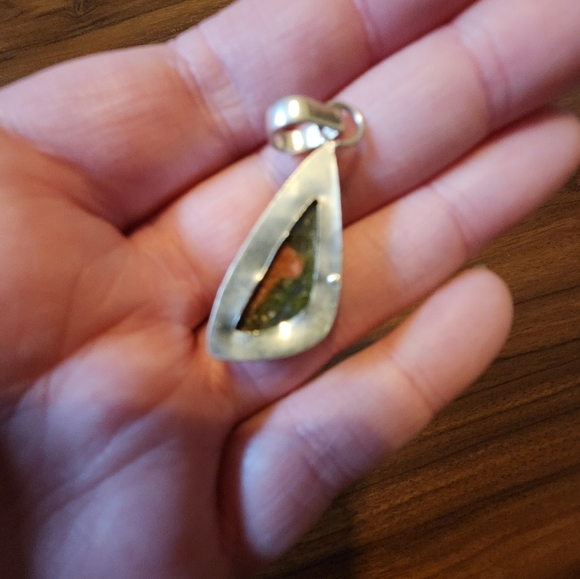 Bloodstone Pendent - Picture 2 of 2